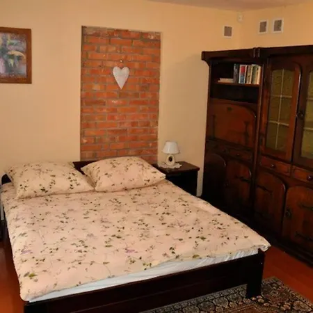 Caloroczny Dom W Powalczynie W Spokojnej Okolicy.